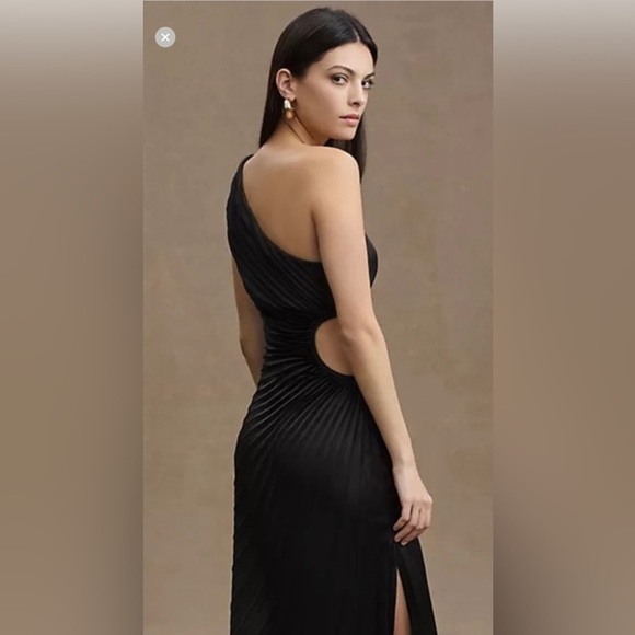 BHLND Delfi Collective Solie Pleated One-Shoulder
Cutout Sheath Gown - Picture 3 of 7